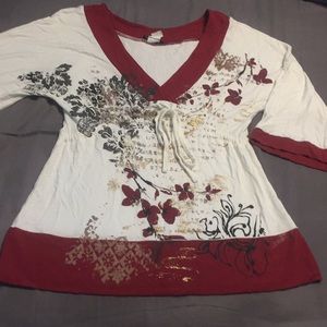 Graphic top super soft!💮